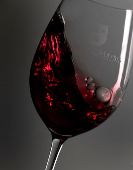 Arterofotografos es un estudio especializado en Fotografía publicitaria en Valencia, fotografia de producto profesional, estudio de fotografia en valencia, fotografia de interiorismo, fotografia de alimentacion, produccion de video corporativo en valencia, fotografia profesional de alta calidad