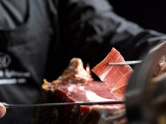 Arterofotografos es un estudio especializado en Fotografía publicitaria en Valencia, fotografia de producto profesional, estudio de fotografia en valencia, fotografia de interiorismo, fotografia de alimentacion, produccion de video corporativo en valencia, fotografia profesional de alta calidad